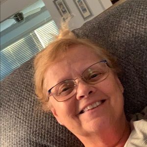 Meet your Posher, Connie